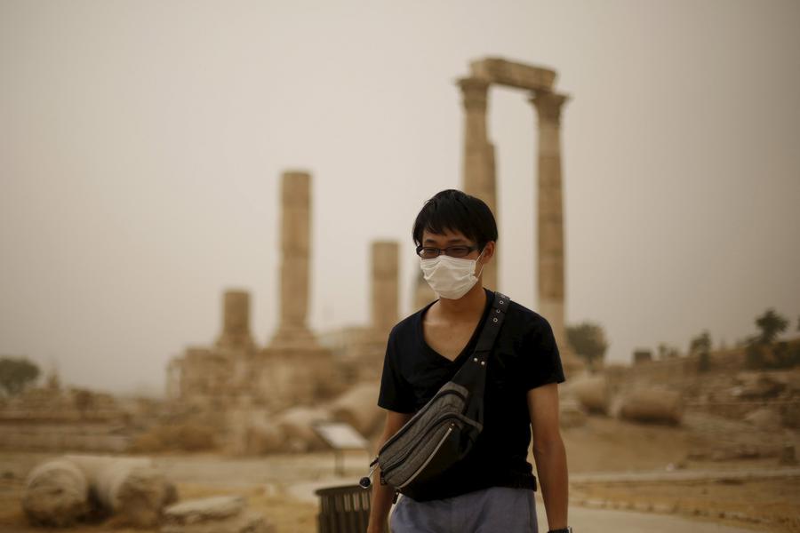 Deadly sandstorm engulfs Middle East