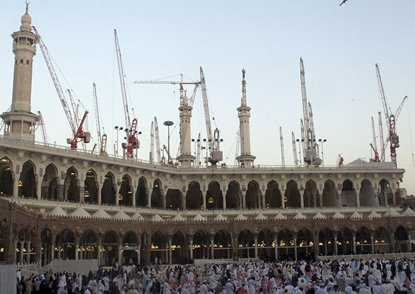 Three Chinese among the injured in Mecca crane collapse