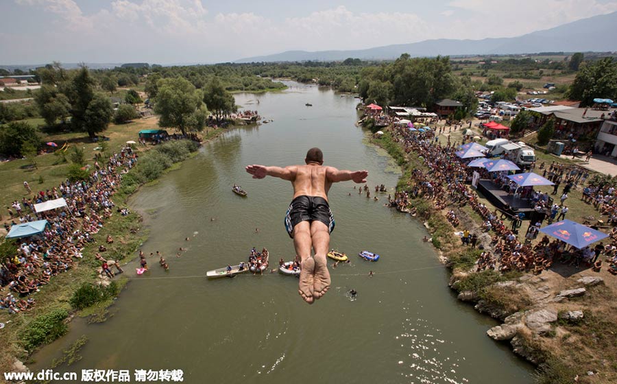 Yearender 2015: Heartstopping images of daredevils