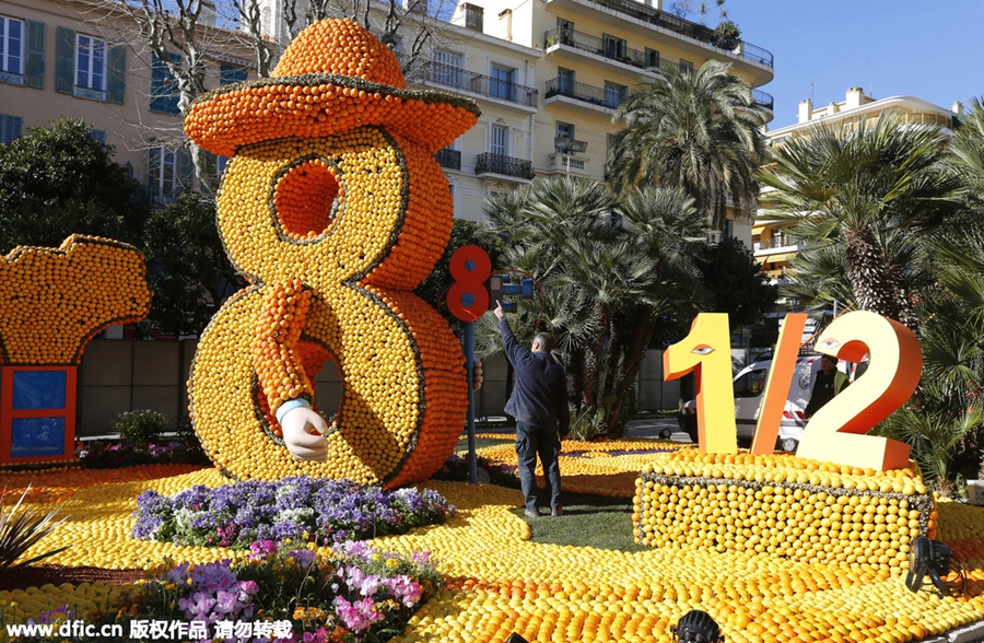 Lemon sculptures pay tribute to Italian cinema