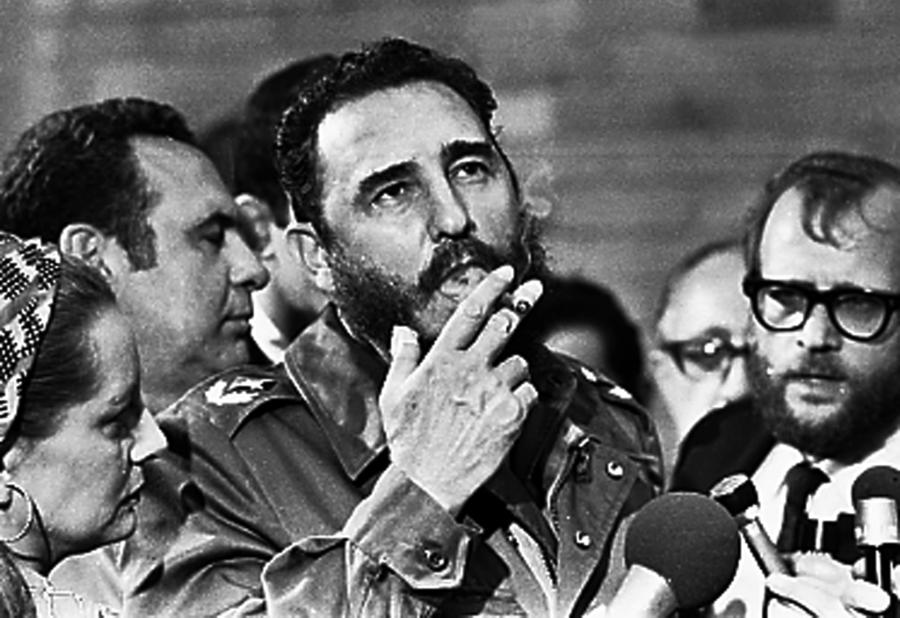 Cuban revolutionary leader Fidel Castro dies at 90