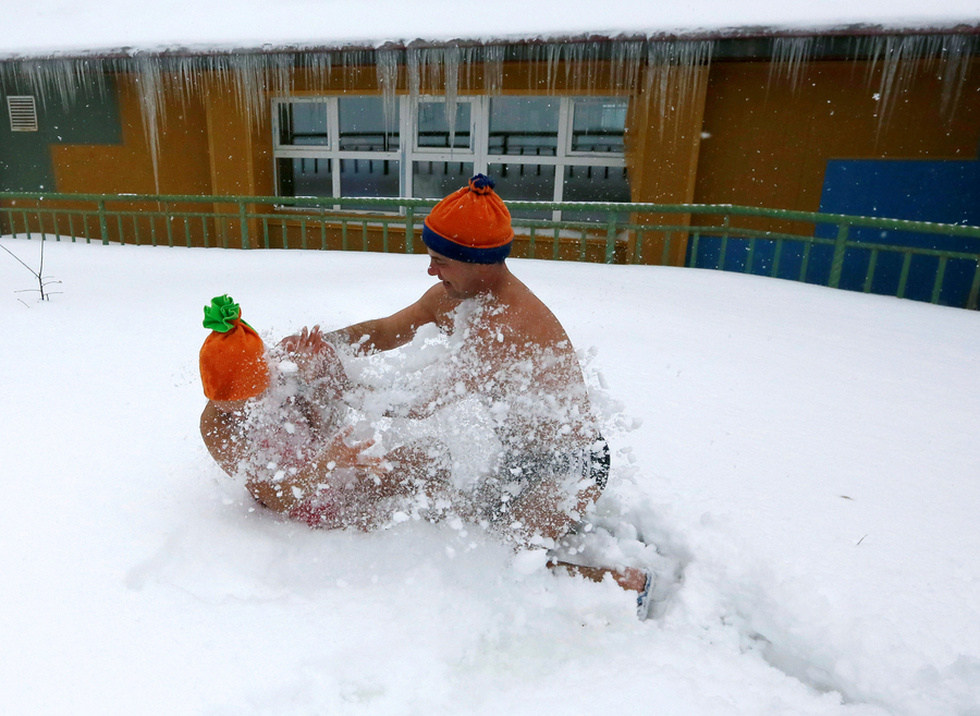 'Ice bucket' in the snow