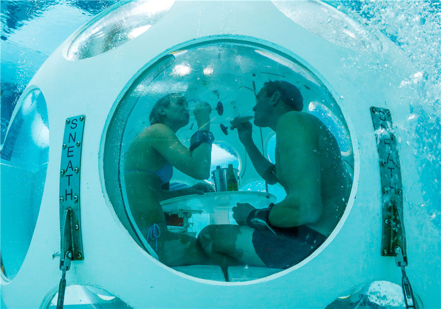 Ready for dinner 33 meters underwater in Brussels?