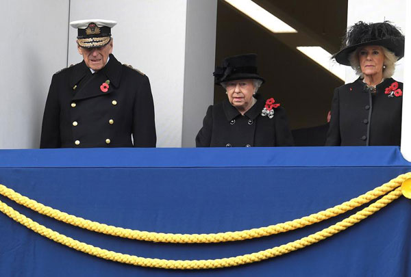 Prince Charles leads Remembrance day ceremony for British war dead